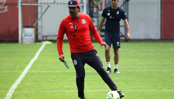 Cardozo en entrenamiento con Chivas 