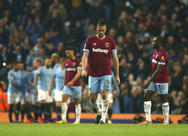 Andy Carroll en lamento tras gol del Manchester City