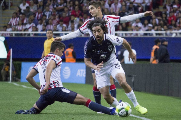 Pizarro durante el partido contra Chivas