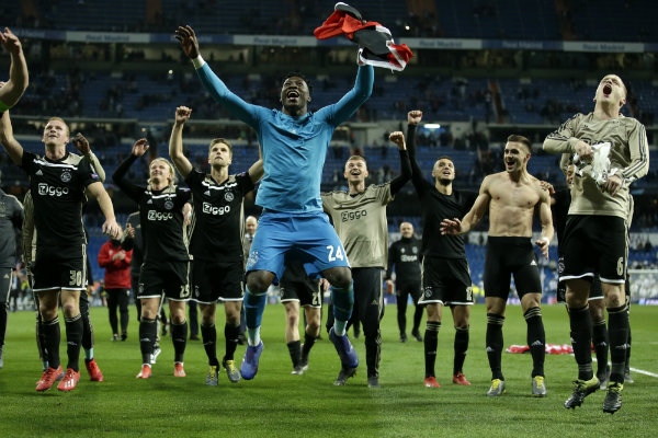 Ajax celebra su pase a Cuartos de Final de Champions League 