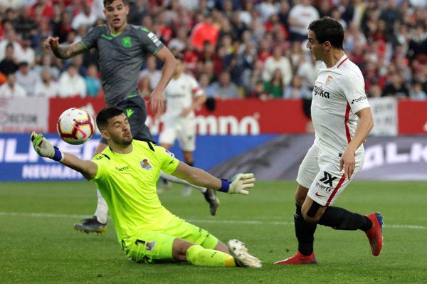 Remate de Ben Yedder imposible para Rulli