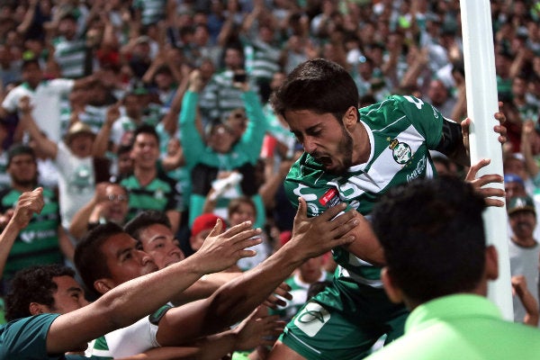 José Abella celebra su anotación ante el New York RB