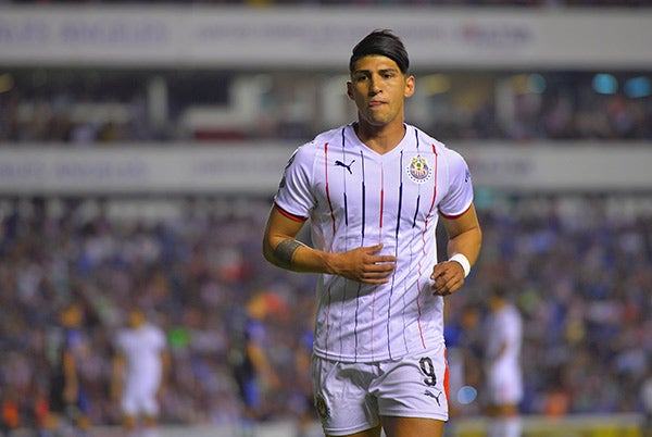 Alan Pulido, durante juego de Chivas