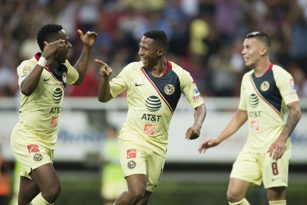 América festeja una anotación en el Clásico Nacional 