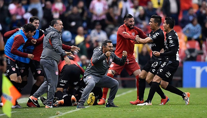 Necaxa festejando un gol ante América 