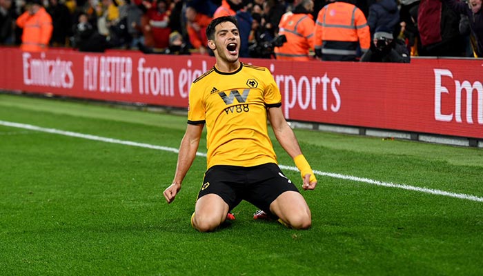 Jiménez celebrando su gol con los Wolves en la FA Cup 