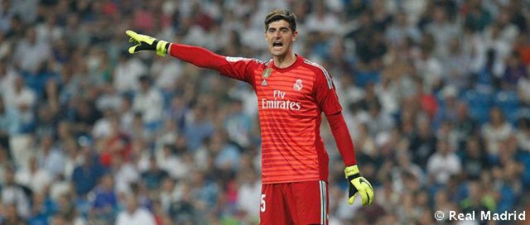 Thibaut Courtois, durante un duelo con el Real Madrid