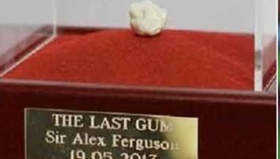 chicle masticado por el exentrenador, Sir Alex Ferguson.