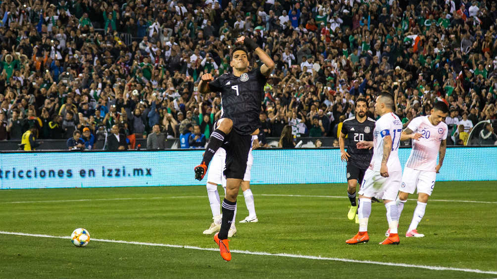 Jiménez celebra anotación con el Tri