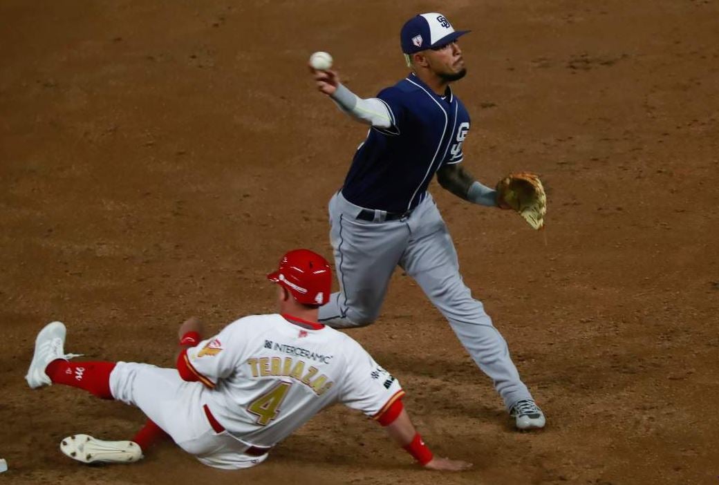 Jugador de Diablos Rojos se barre en duelo contra San Diego