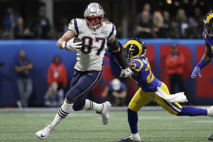 Rob Gronkowski durante un partido contra Rams