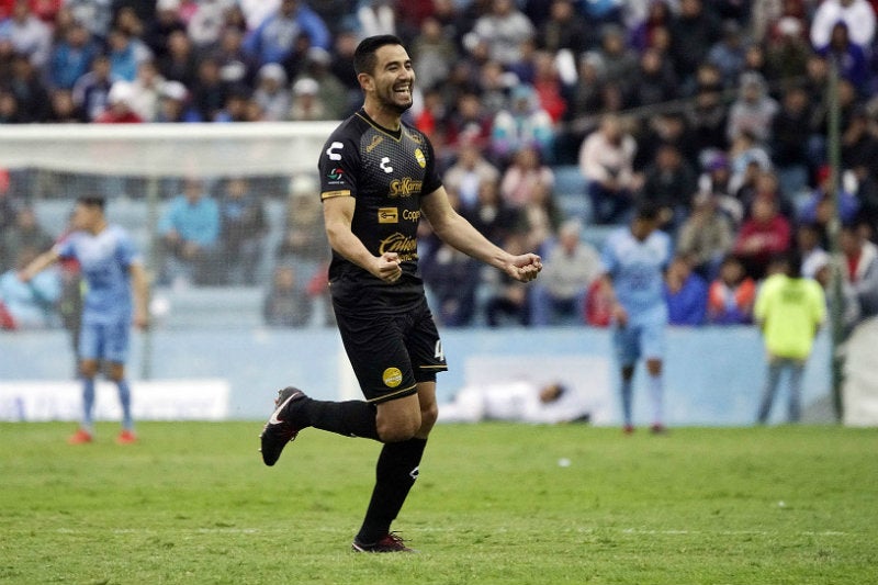 Jesús Chávez festeja uno de los goles de Dorados