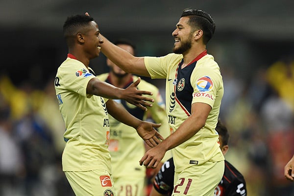 Henry celebra gol contra Xolos