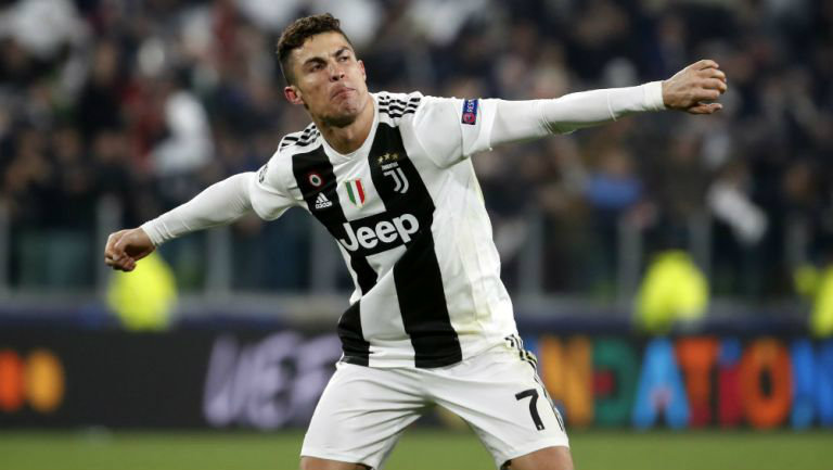 Cristiano Ronaldo festeja gol con la Juve