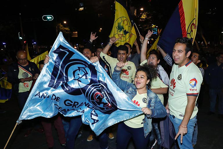 La celebración en el Ángel no duró más de una hora