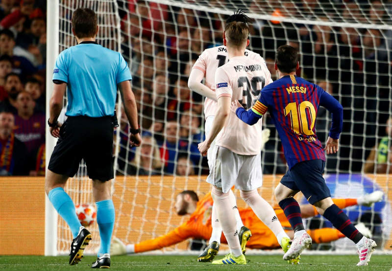 El primer gol de Messi contra el Manchester United