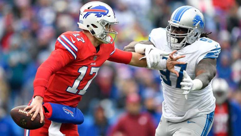 Josh Allen intenta quitarse la marca de Ricky Jean Francois