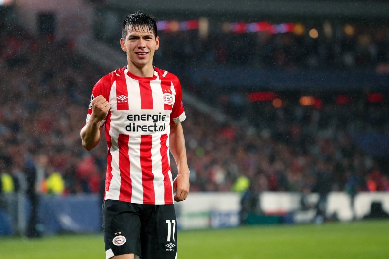 Lozano celebra un gol con PSV