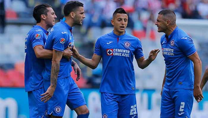 Méndez y Aguilar discutiendo en la Jornada 9 del C19