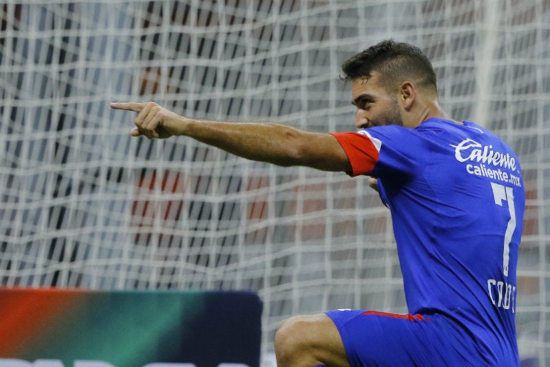 Martín Cauteruccio festeja un gol con La Máquina