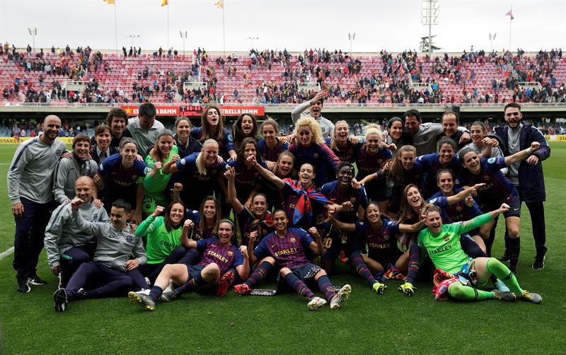 Equipo del Barça Femenil festeja su pase a la Final de la Champions