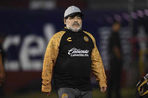 Maradona durante un partido contra Mineros