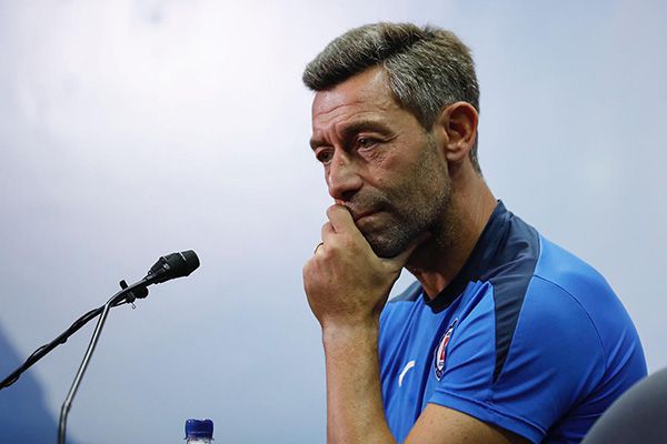 Pedro Caixinha en conferencia de prensa