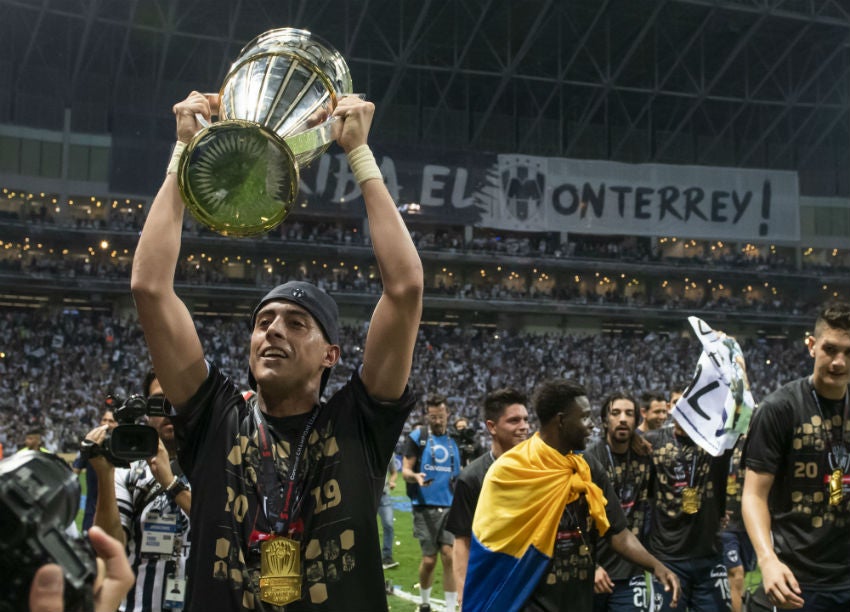 Funes Mori levanta el trofeo de Concachampions 