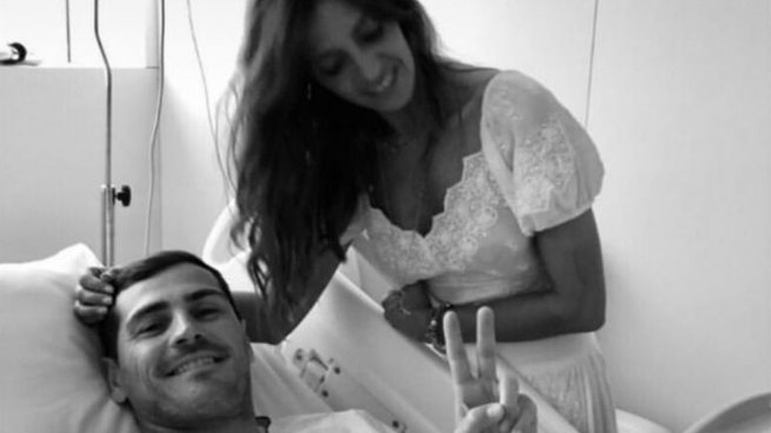 Casillas recibió la visita de su esposa, Sara Carbonero 