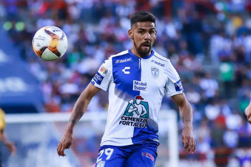 Franco Jara durante un duelo del Pachuca