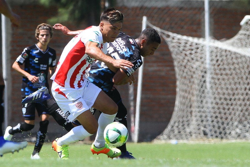 Martín Barragán durante un juego de la Sub 20 de Necaxa