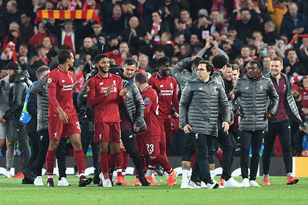 Los jugadores de Liverpool al final del partido 