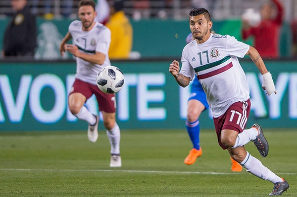 Tecatito, durante un amistoso con el Tri en 2018