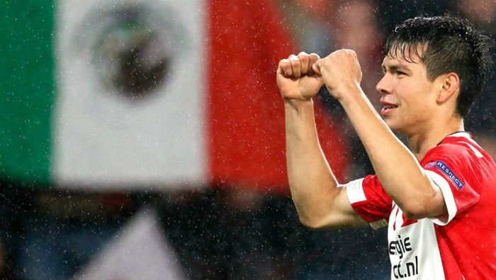 Lozano, en festejo con el PSV