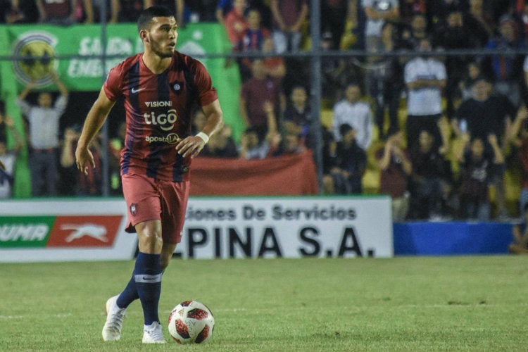 Juan Escobar, durante un juego con Cerro Porteño