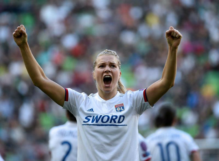 Ada Hegerberg celebra gol