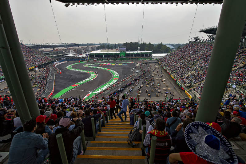 Aficionados disfrutan del GP de México 2018