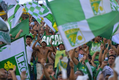 Aficionados de León apoyan a su equipo en encuentro ante América