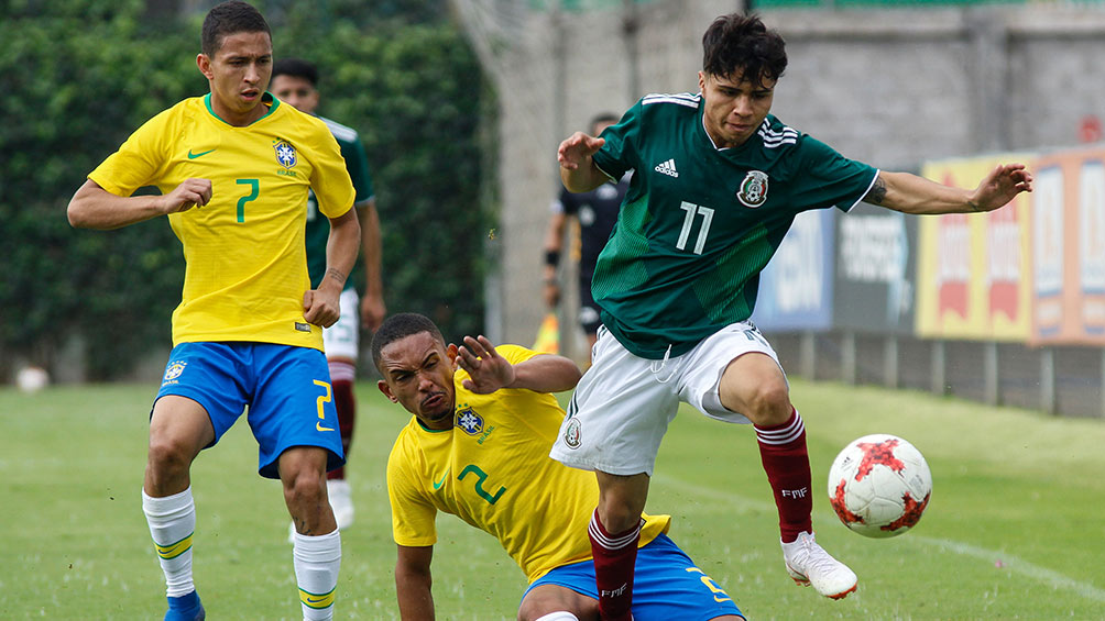 Domínguez, durante un partido de preparación vs Brasil en el CAR