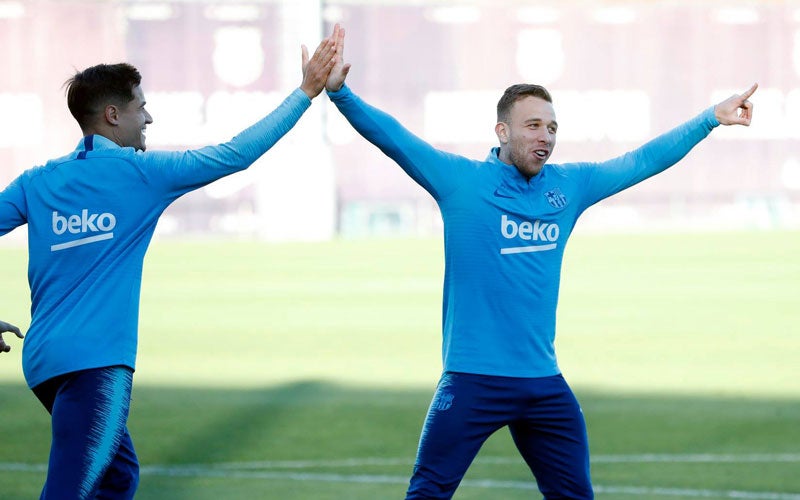 Coutinho y Arthur, durante un entrenamiento con el Barça