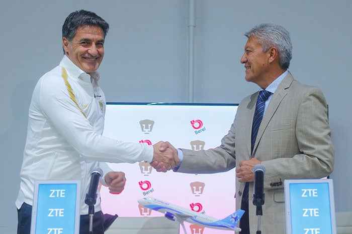 Míchel González en su presentación con Pumas