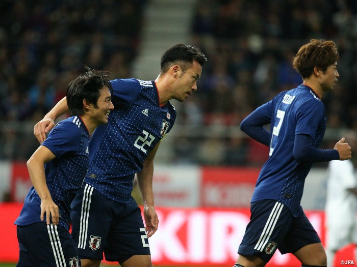 Jugadores de Japón en festejo de gol 