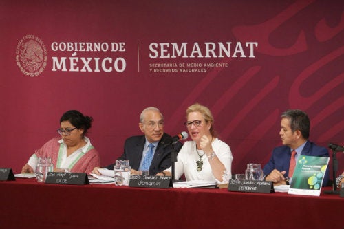 Blanco durante un evento sobre el cambio climático 