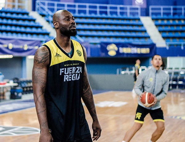 Jugadores de Fuerza Regia se preparan antes de la Final contra Capitanes