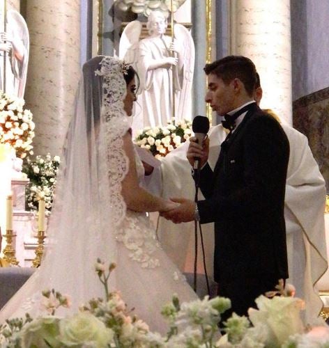 Brizuela y su esposa durante la boda