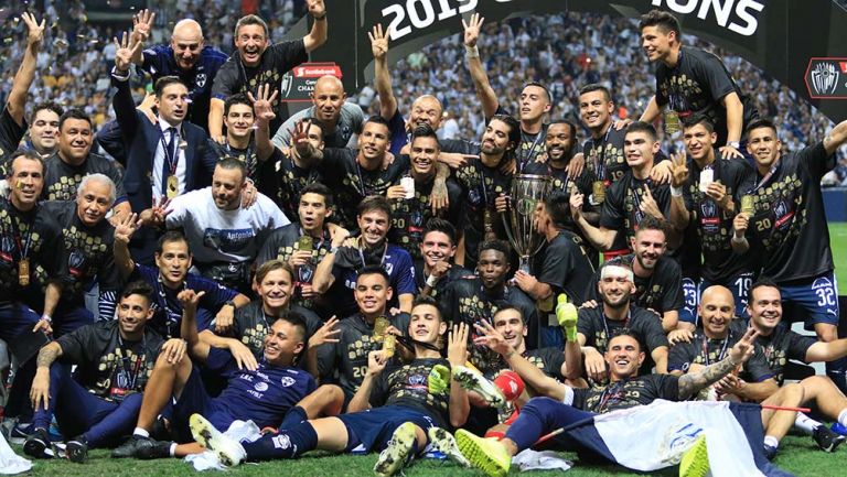 Rayados festejan tras ganar la Concachampions