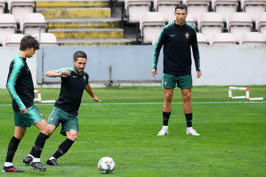 Cristiano durante entrenamiento de Portugal 