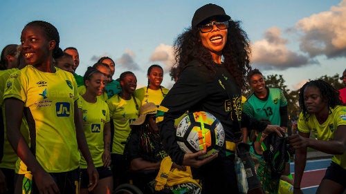 Cedella Marley y la selección femenina de Jamaica 