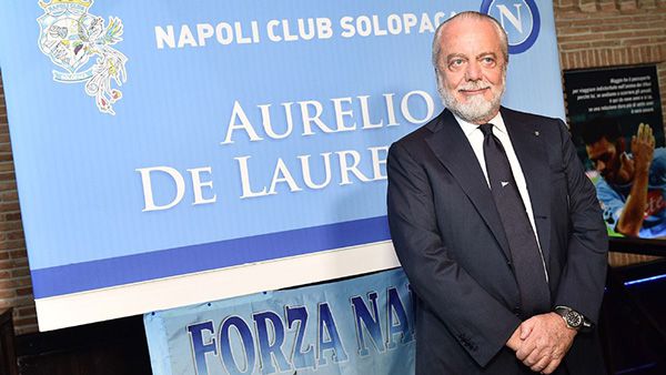 Aurelio de Laurentiis en un evento con Nápoles 