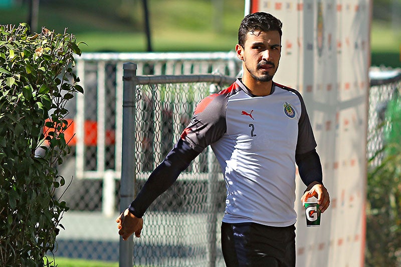 Oswaldo Alanís en las instalaciones de Chivas